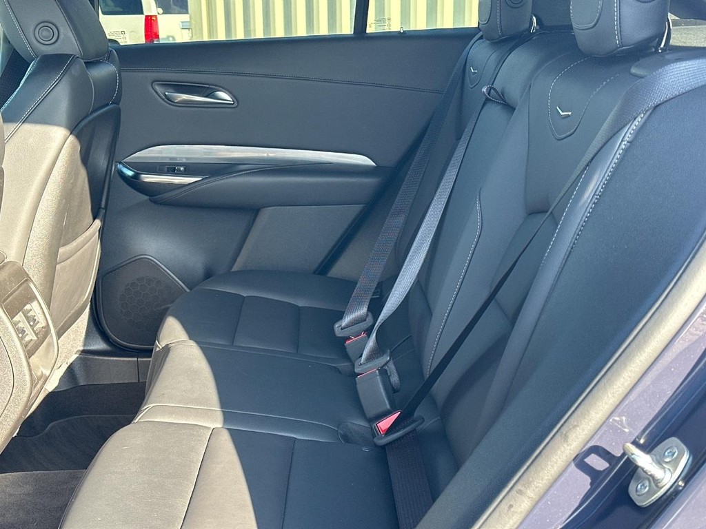 Cadillac XT4 Vehicle Full-screen Gallery Image 10