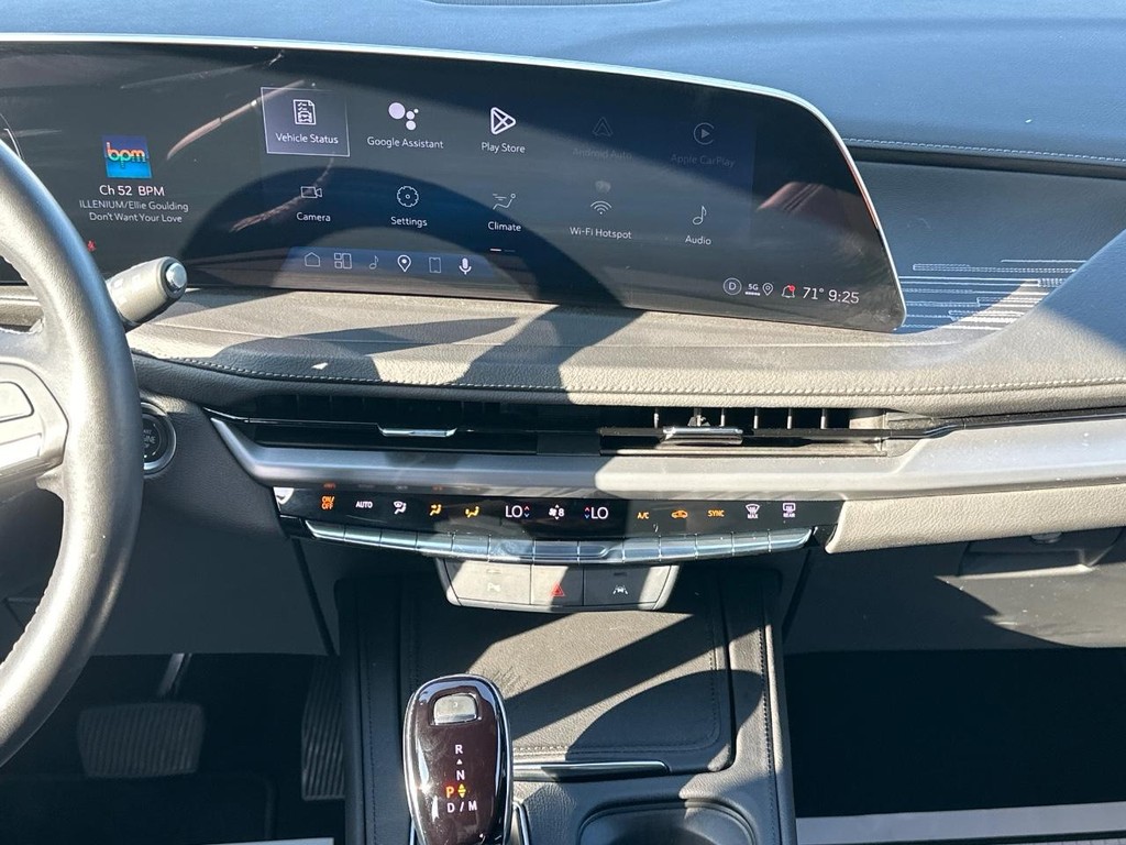 Cadillac XT4 Vehicle Full-screen Gallery Image 14