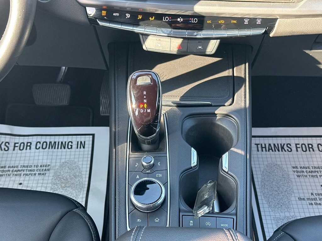 Cadillac XT4 Vehicle Full-screen Gallery Image 15