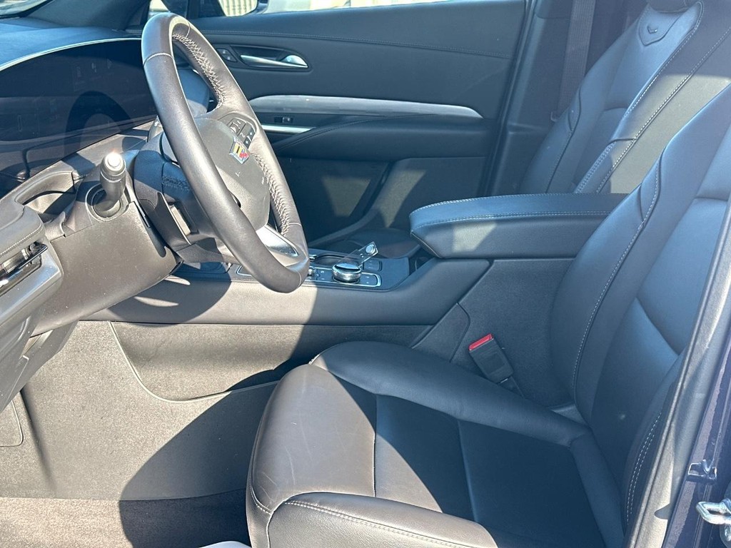 Cadillac XT4 Vehicle Full-screen Gallery Image 18