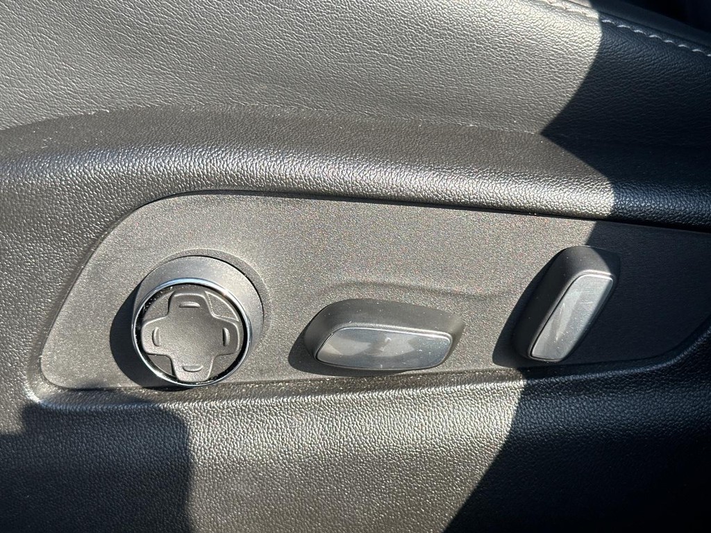 Cadillac XT4 Vehicle Full-screen Gallery Image 19