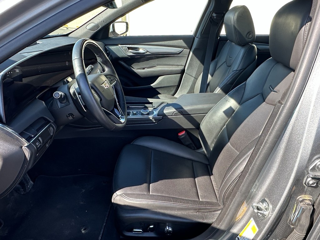 Cadillac CT5 Vehicle Full-screen Gallery Image 05