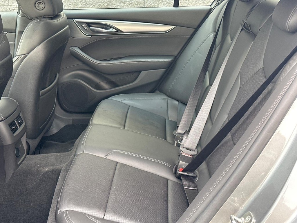 Cadillac CT5 Vehicle Full-screen Gallery Image 07