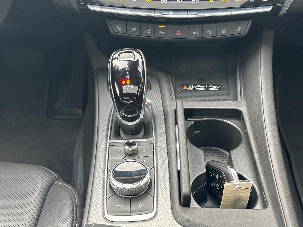 Cadillac CT5 Vehicle Full-screen Gallery Image 13