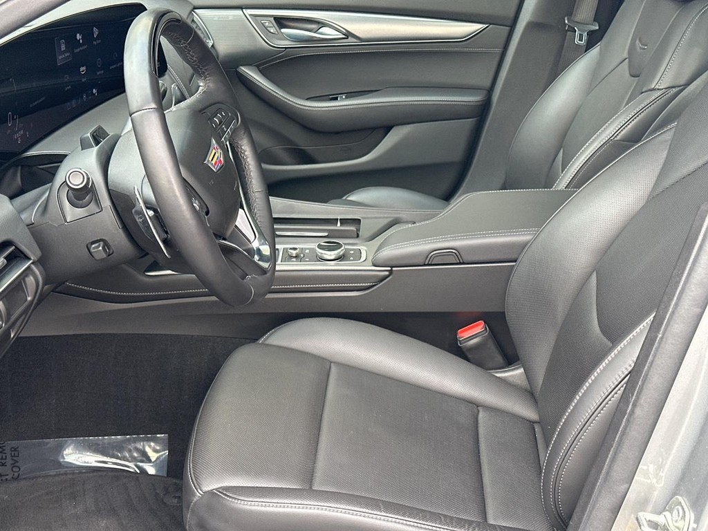 Cadillac CT5 Vehicle Full-screen Gallery Image 16