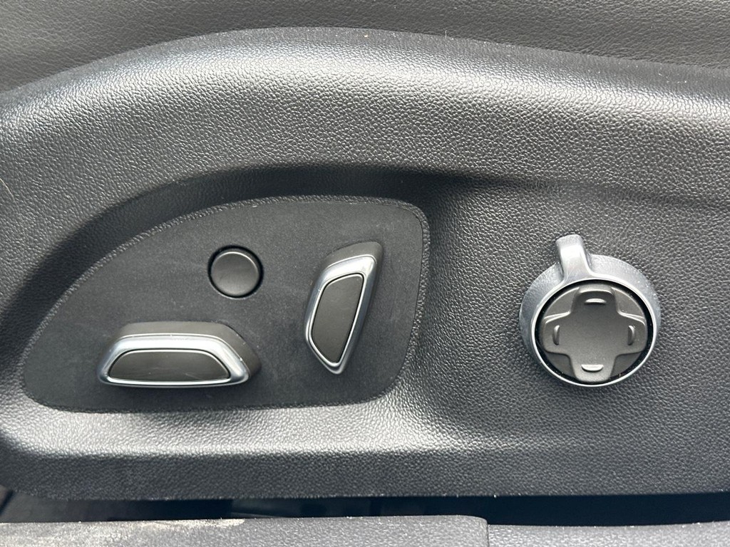 Cadillac CT5 Vehicle Full-screen Gallery Image 17