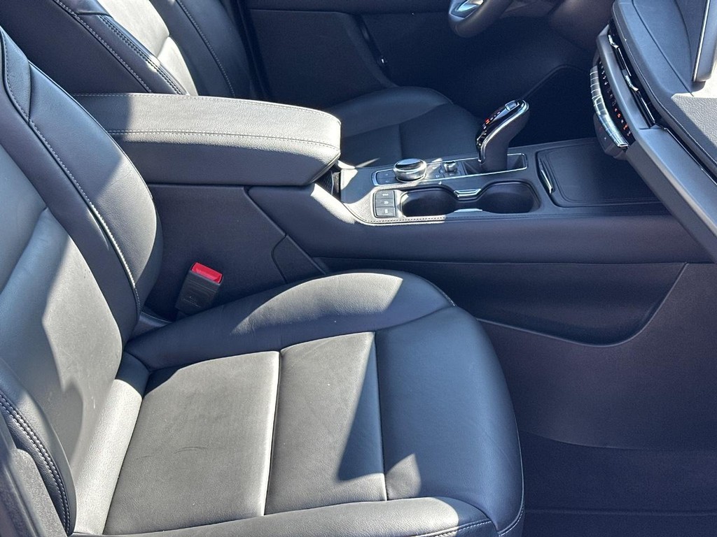 Cadillac XT4 Vehicle Full-screen Gallery Image 13