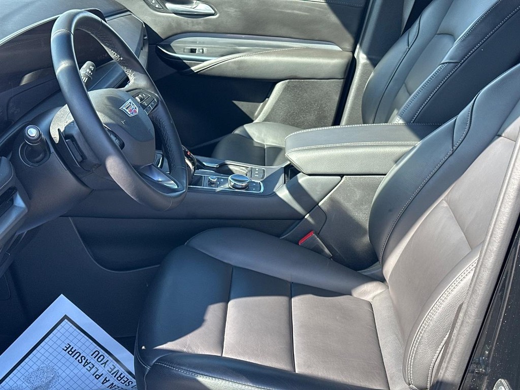 Cadillac XT4 Vehicle Full-screen Gallery Image 14