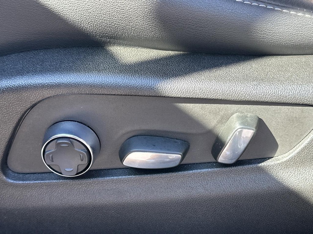 Cadillac XT4 Vehicle Full-screen Gallery Image 15