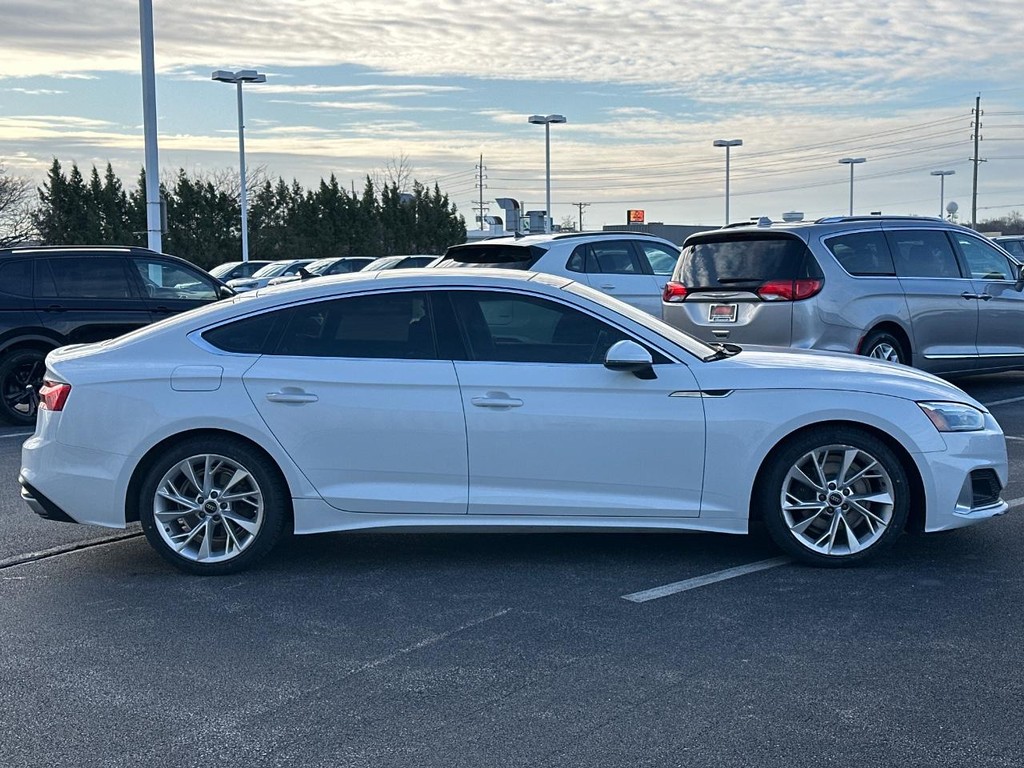 Audi A5 Sportback Vehicle Full-screen Gallery Image 04