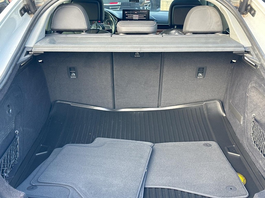 Audi A5 Sportback Vehicle Full-screen Gallery Image 06