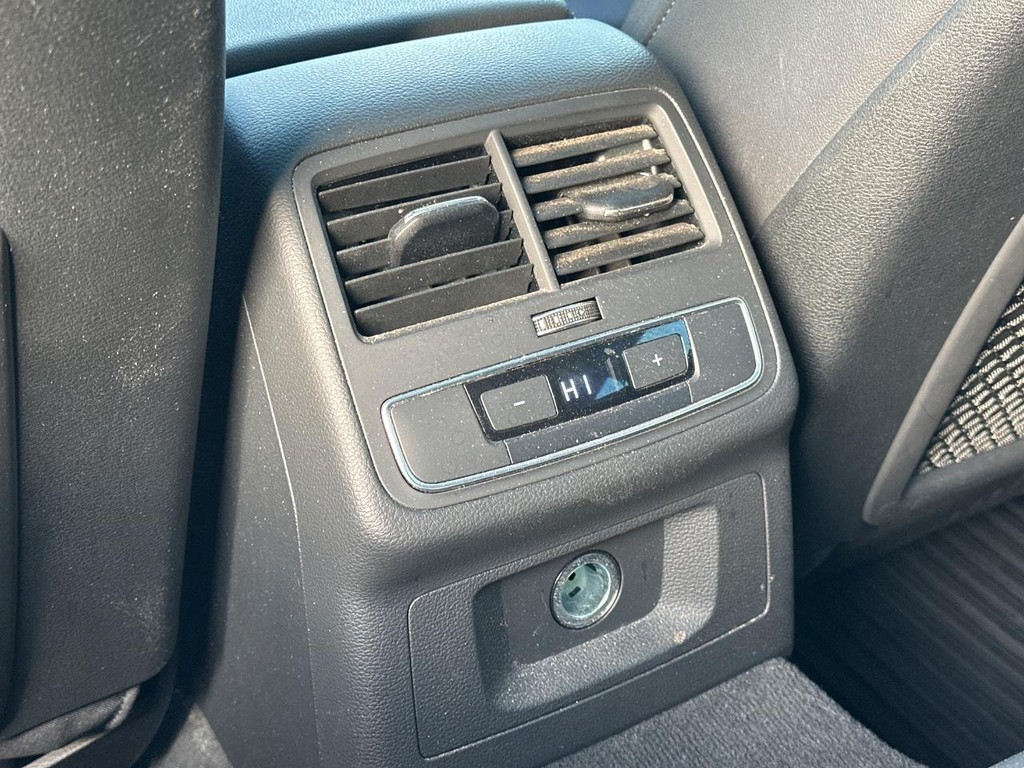 Audi A5 Sportback Vehicle Full-screen Gallery Image 10