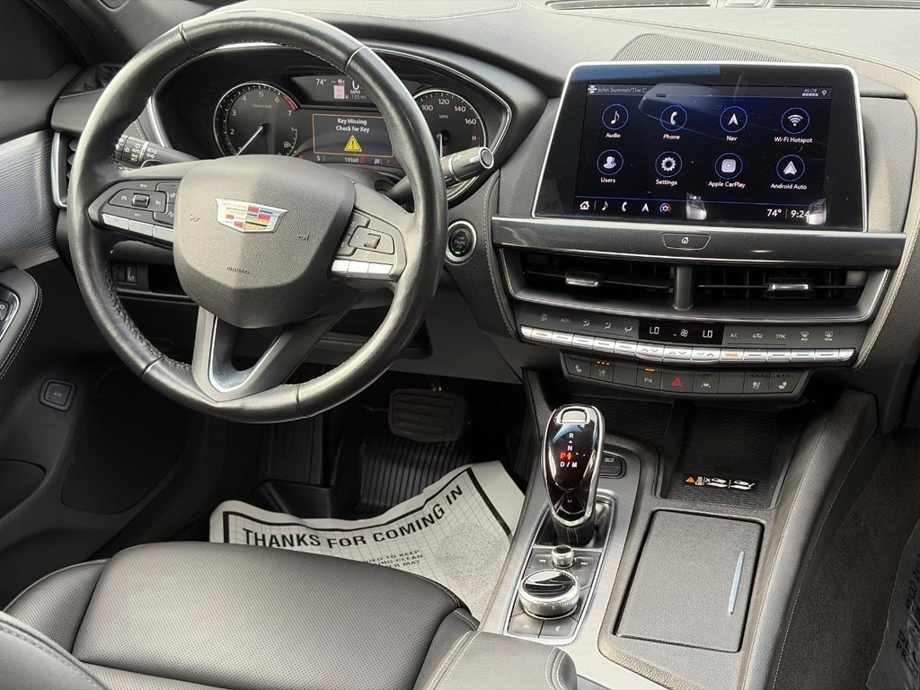 Cadillac CT5 Vehicle Full-screen Gallery Image 09