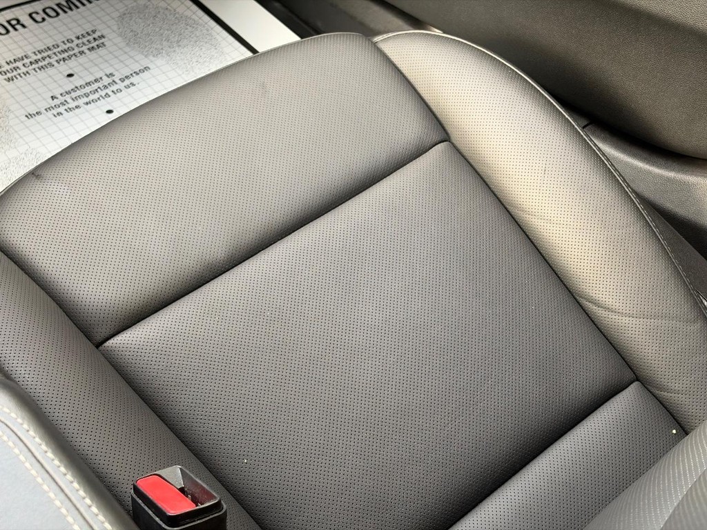 Cadillac CT5 Vehicle Full-screen Gallery Image 13