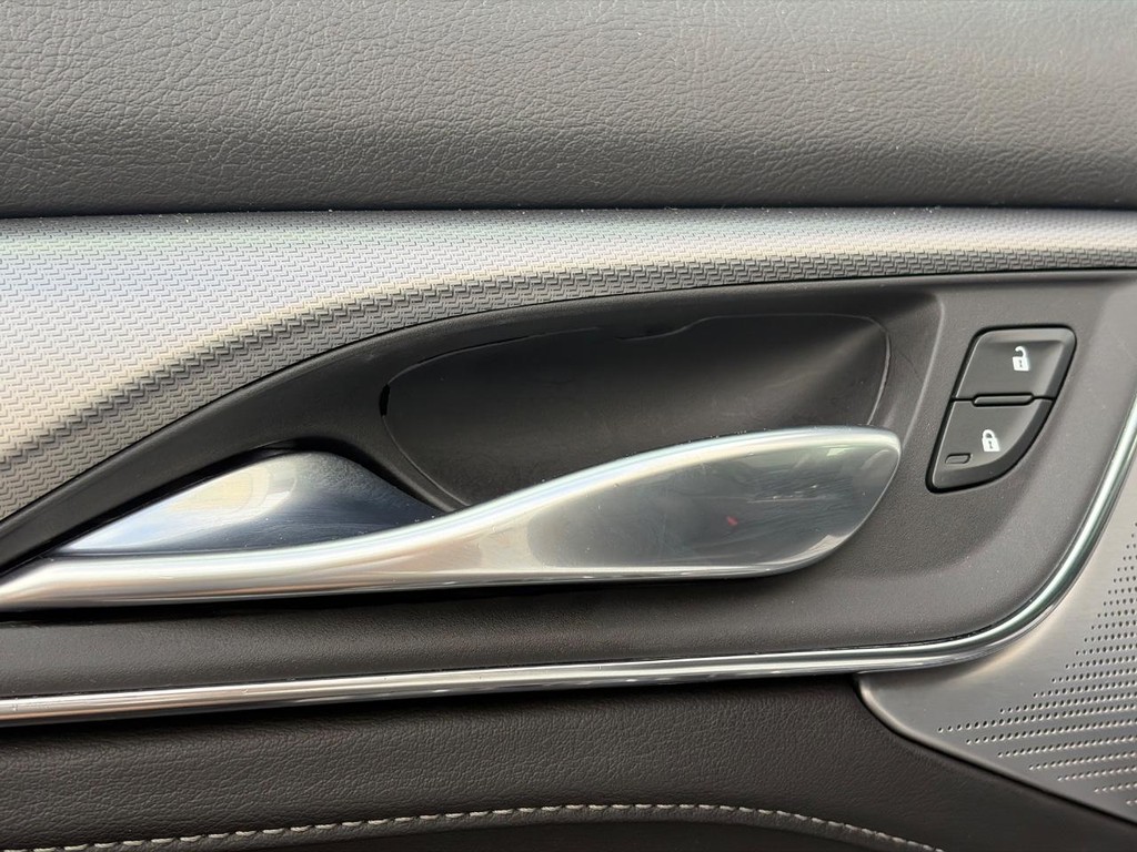 Cadillac CT5 Vehicle Full-screen Gallery Image 17