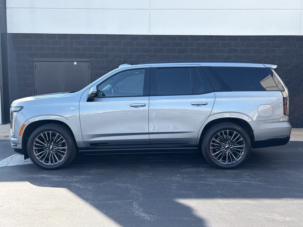 Cadillac Escalade Vehicle Full-screen Gallery Image 05