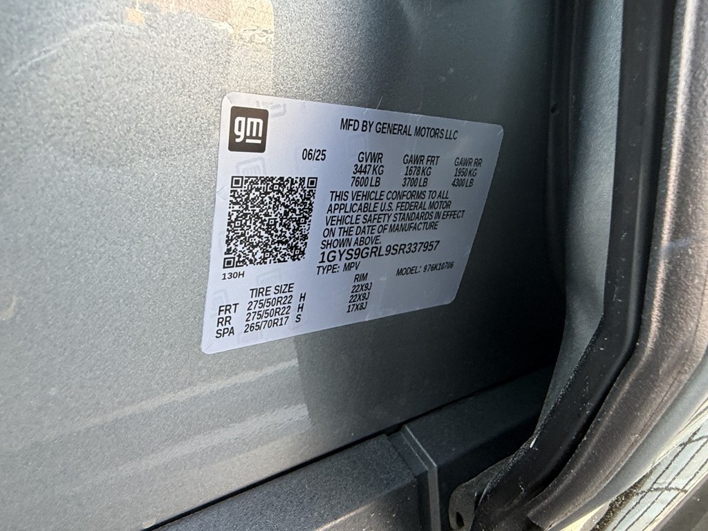 Cadillac Escalade Vehicle Full-screen Gallery Image 21