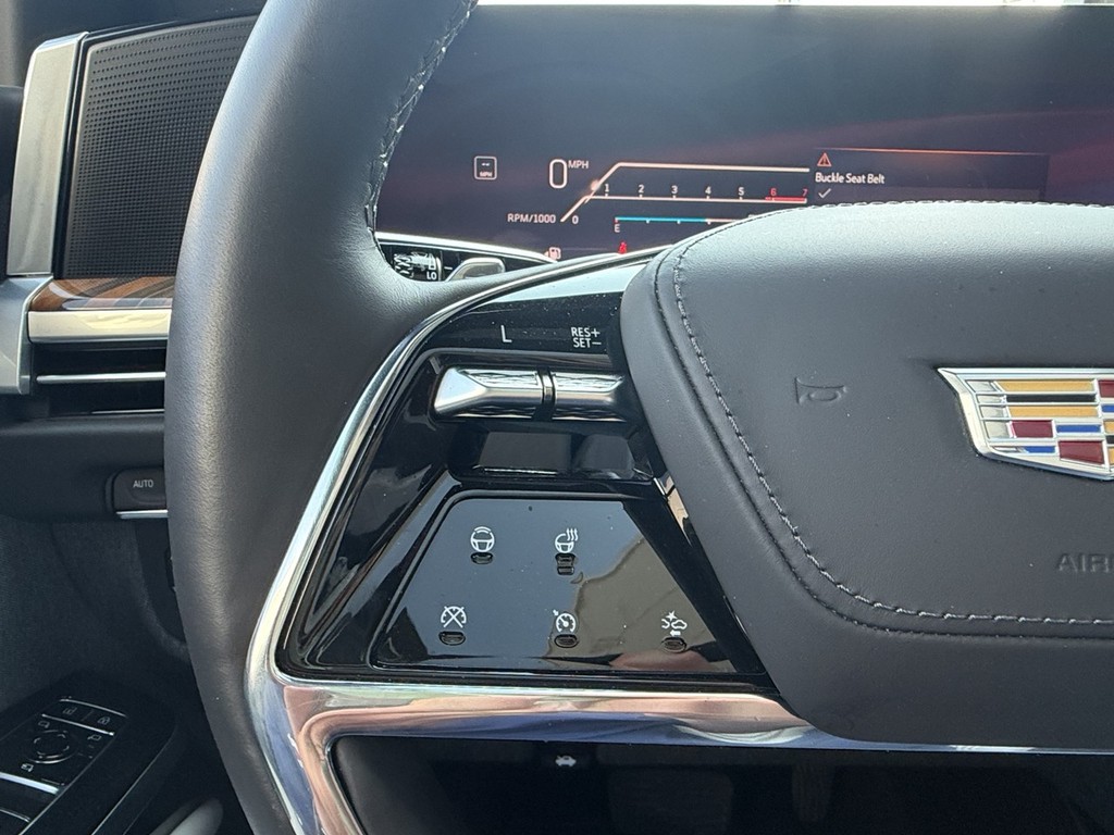 Cadillac Escalade Vehicle Full-screen Gallery Image 22