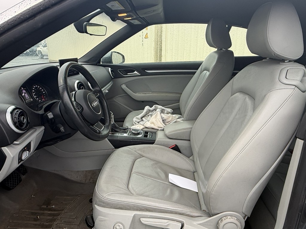 Audi A3 Vehicle Full-screen Gallery Image 04