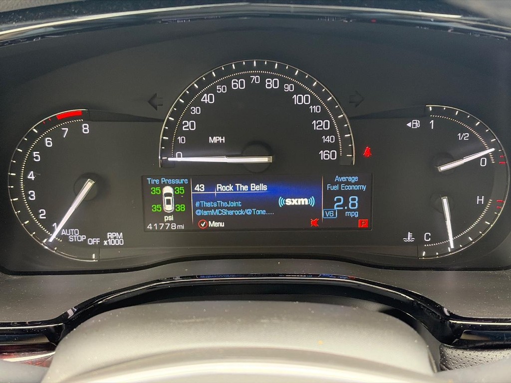 Cadillac XT5 Vehicle Full-screen Gallery Image 26