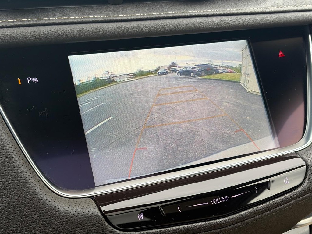 Cadillac XT5 Vehicle Full-screen Gallery Image 28