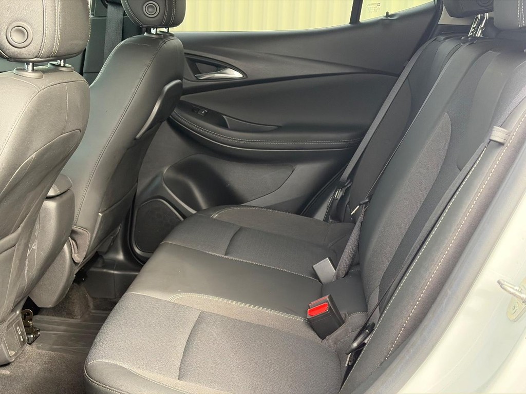 Buick Encore GX Vehicle Full-screen Gallery Image 10