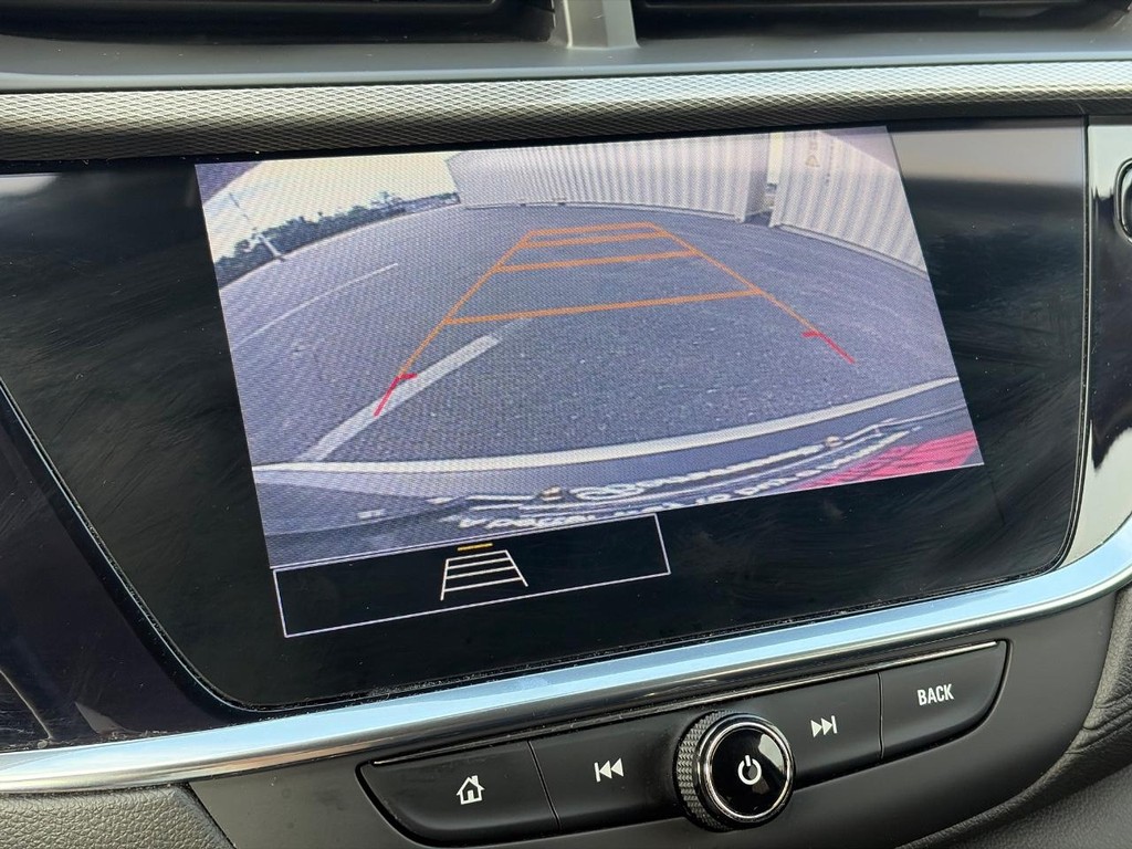 Buick Encore GX Vehicle Full-screen Gallery Image 26