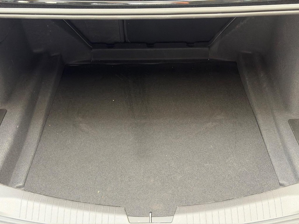 Cadillac CT5 Vehicle Full-screen Gallery Image 04