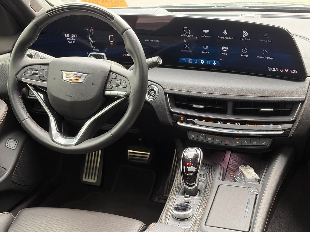 Cadillac CT5 Vehicle Full-screen Gallery Image 10