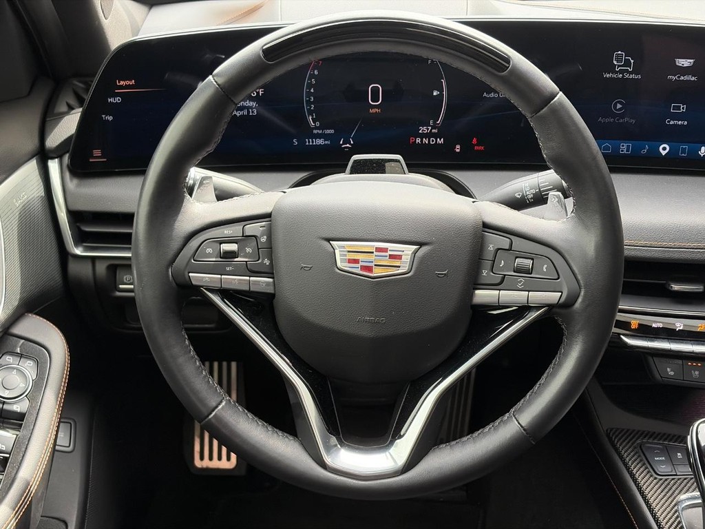 Cadillac CT5 Vehicle Full-screen Gallery Image 11