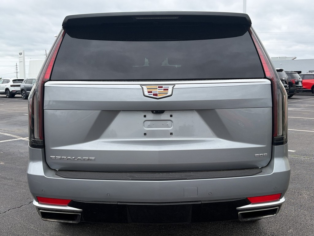 Cadillac Escalade Vehicle Full-screen Gallery Image 03