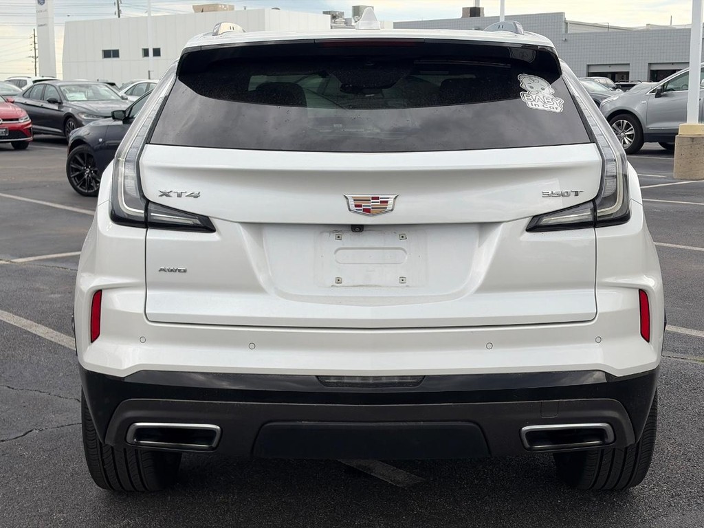 Cadillac XT4 Vehicle Full-screen Gallery Image 03