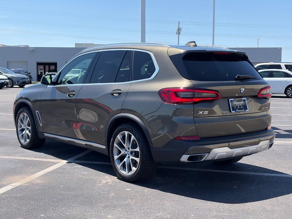 BMW X5 Vehicle Full-screen Gallery Image 08