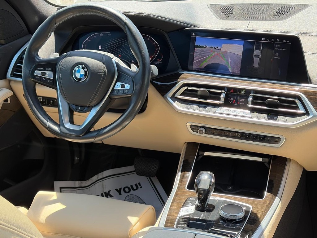 BMW X5 Vehicle Full-screen Gallery Image 13