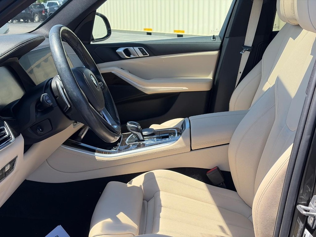 BMW X5 Vehicle Full-screen Gallery Image 20