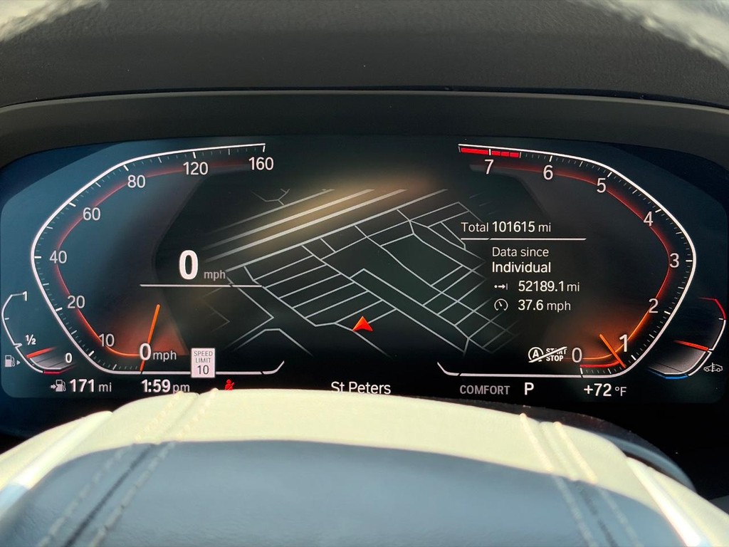 BMW X5 Vehicle Full-screen Gallery Image 28