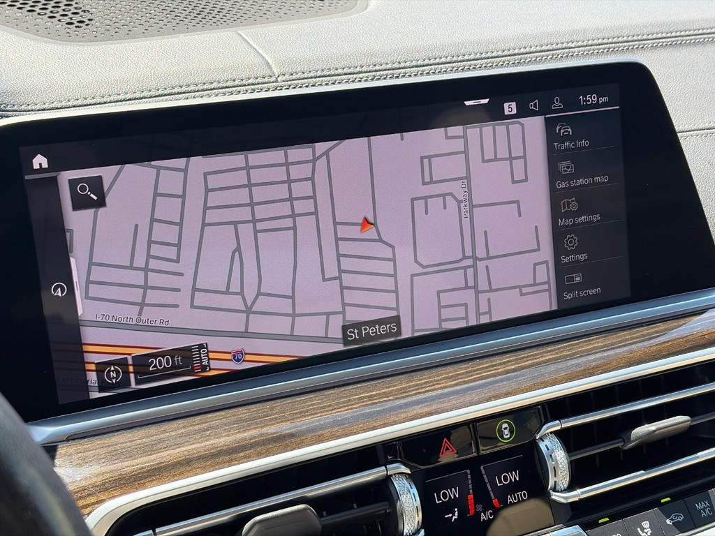 BMW X5 Vehicle Full-screen Gallery Image 29