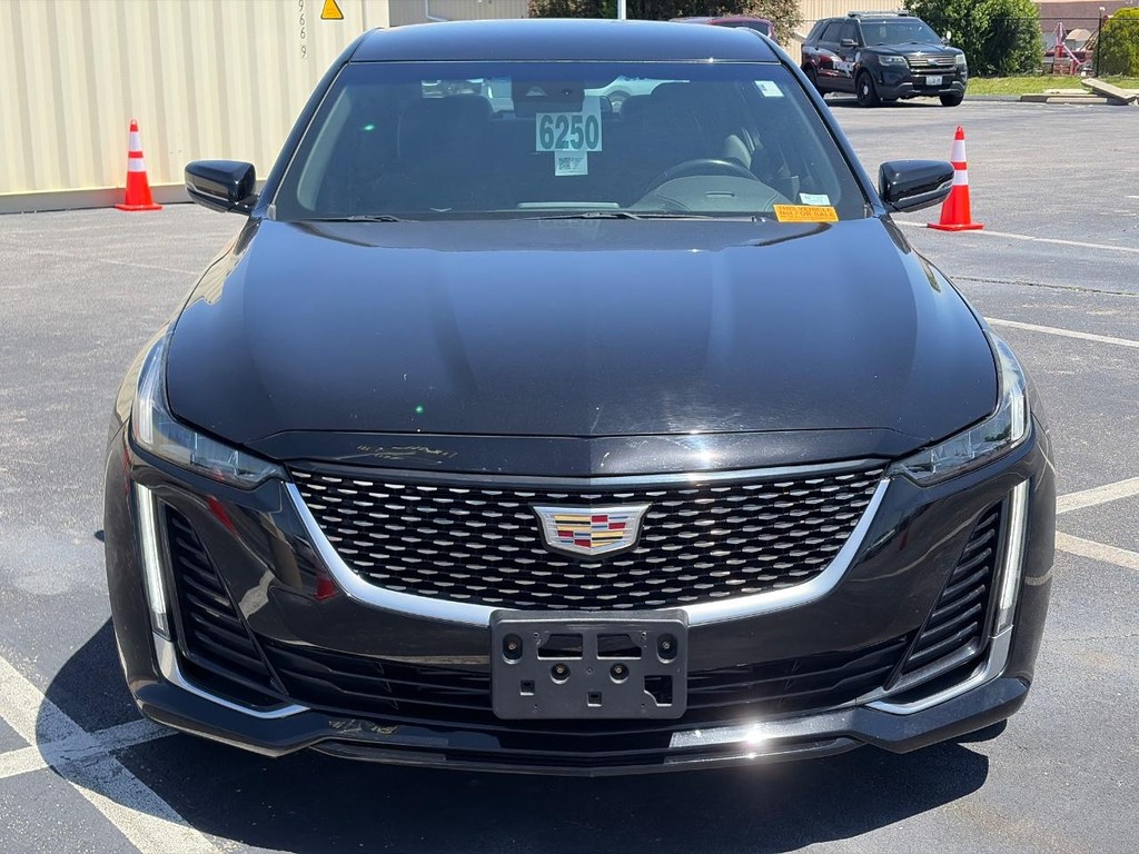 Cadillac CT5 Vehicle Full-screen Gallery Image 02