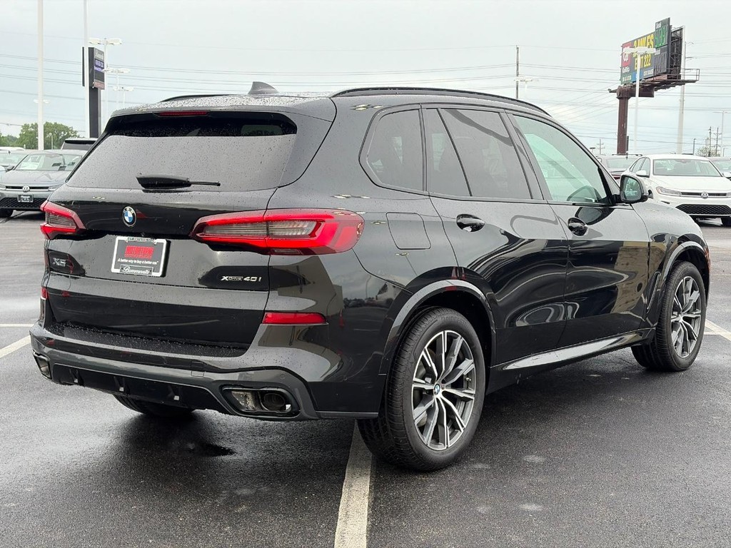 BMW X5 Vehicle Full-screen Gallery Image 05