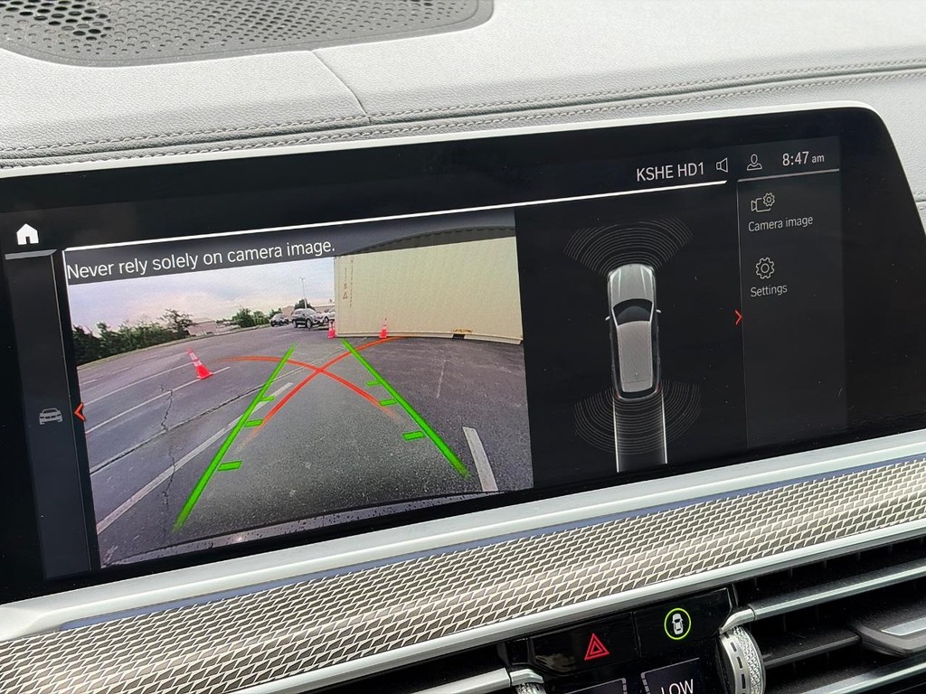 BMW X5 Vehicle Full-screen Gallery Image 29