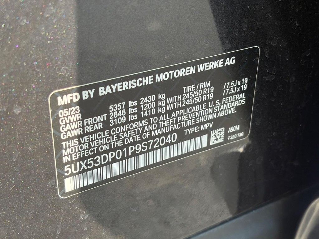 BMW X3 Vehicle Full-screen Gallery Image 24