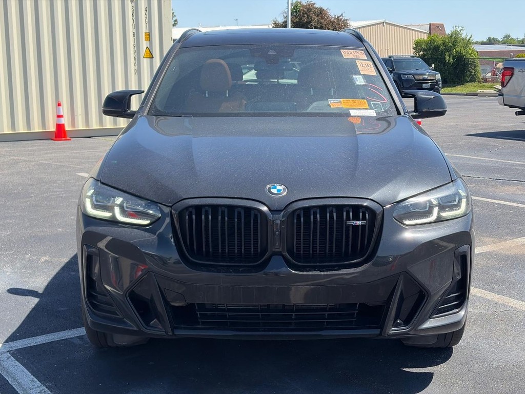 BMW X3 Vehicle Full-screen Gallery Image 02