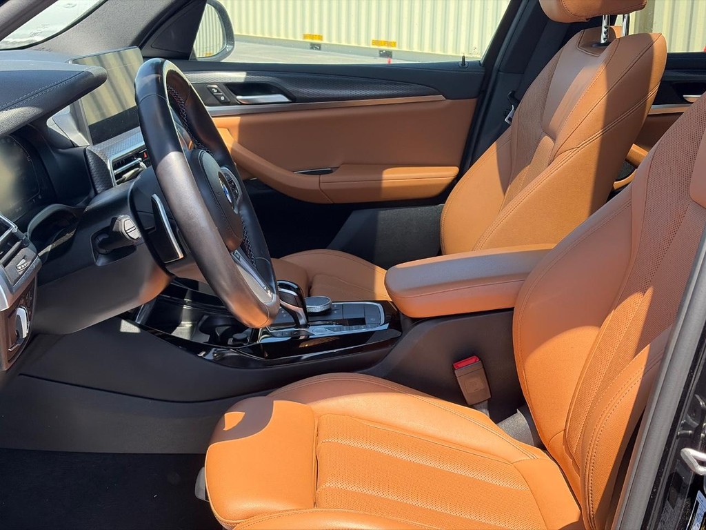 BMW X3 Vehicle Full-screen Gallery Image 04