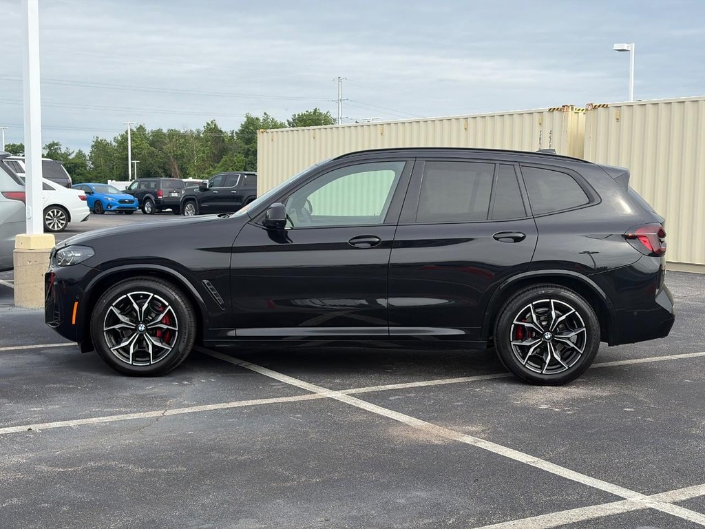 BMW X3 Vehicle Full-screen Gallery Image 07
