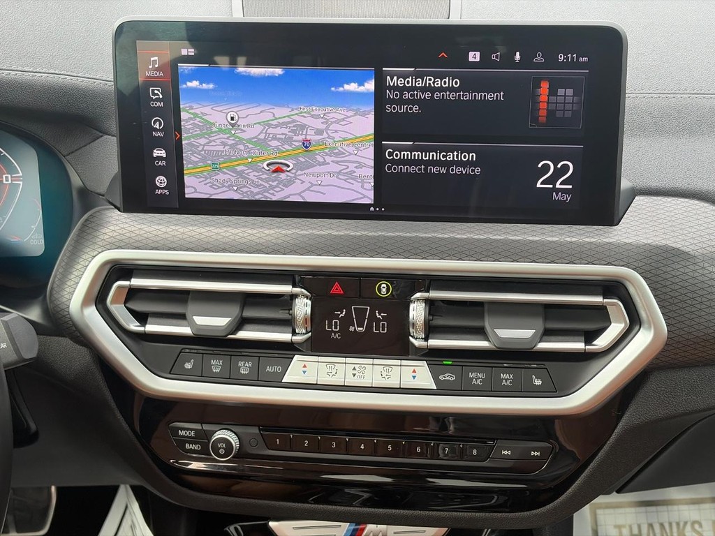 BMW X3 Vehicle Full-screen Gallery Image 14