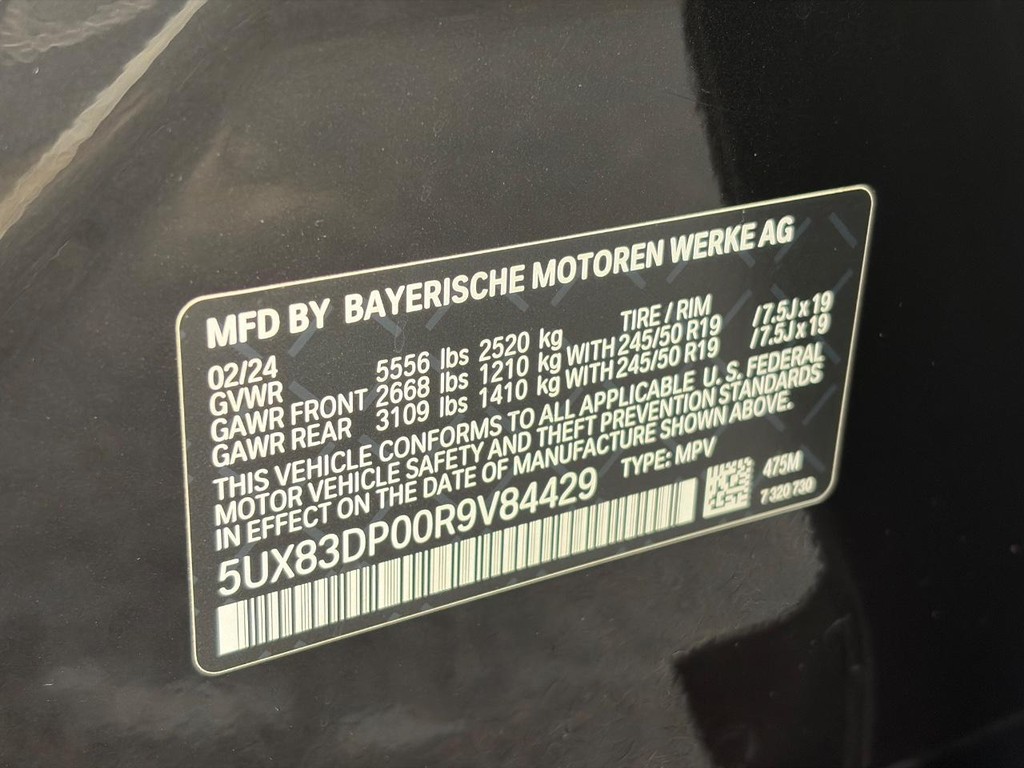 BMW X3 Vehicle Full-screen Gallery Image 23