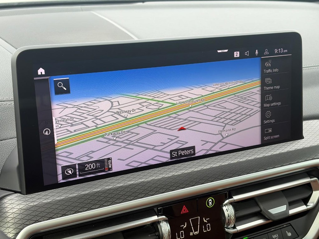 BMW X3 Vehicle Full-screen Gallery Image 27