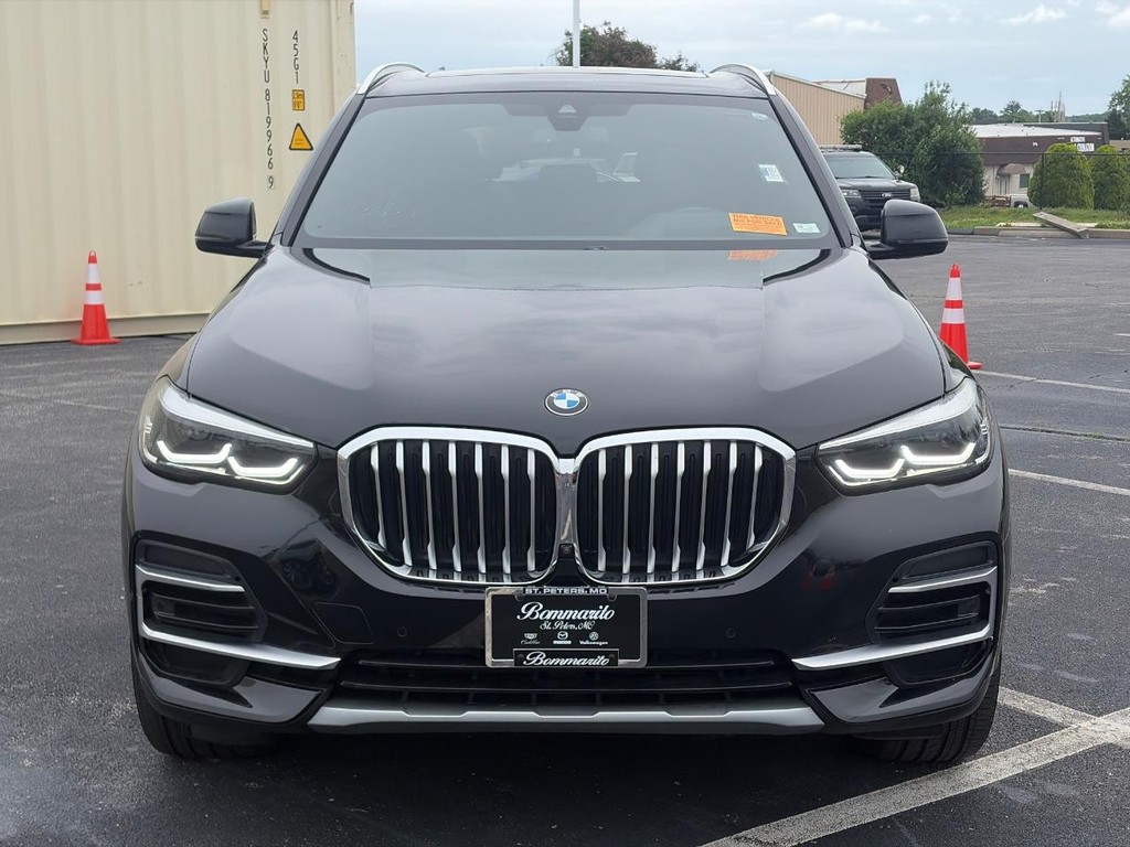 BMW X5 Vehicle Full-screen Gallery Image 02