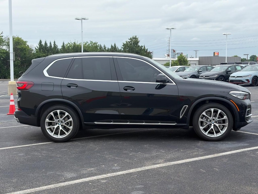 BMW X5 Vehicle Full-screen Gallery Image 04