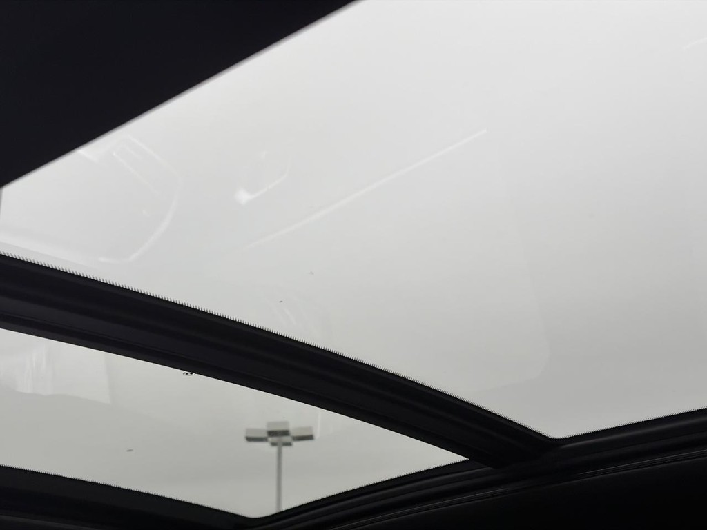 BMW X5 Vehicle Full-screen Gallery Image 13